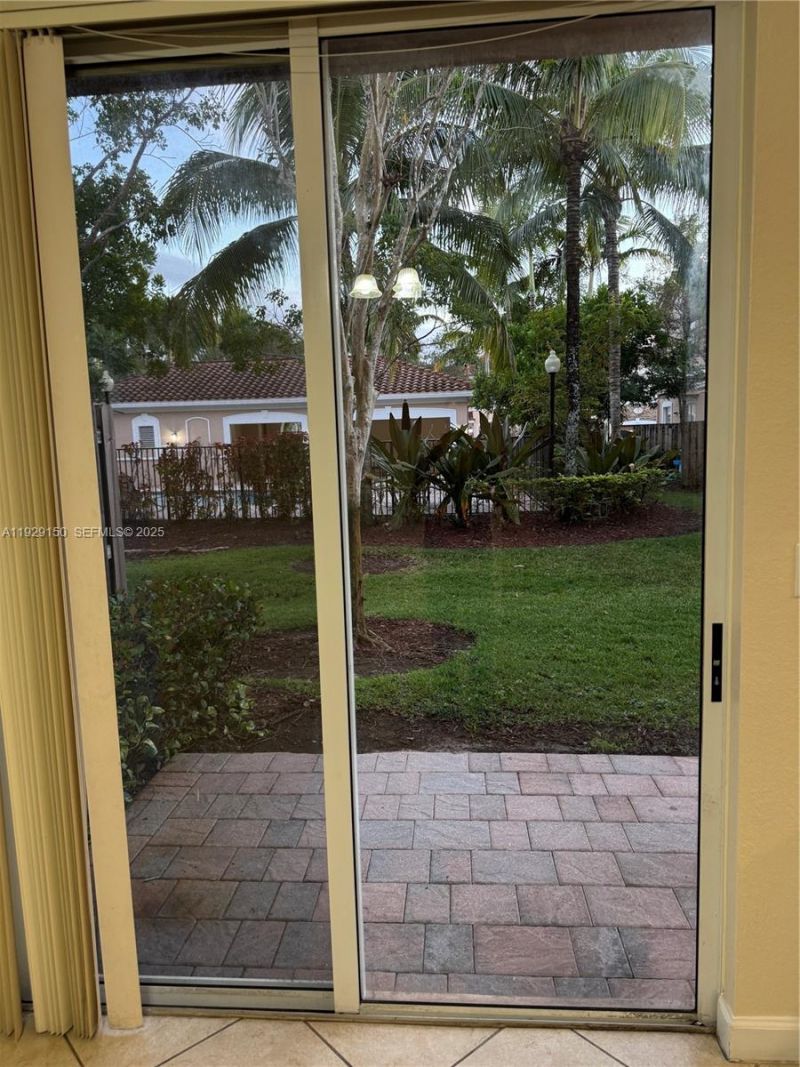 12440 Emerald Creek Mnr, Unit 17, Plantation, FL 33325 Photo