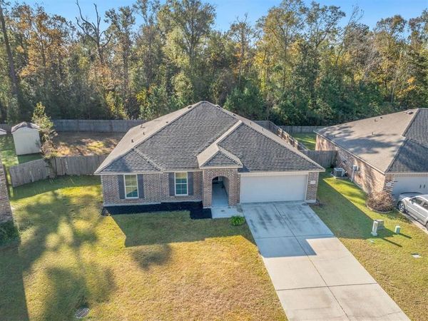 1075 S Berryvine Ln Lane S, Lake Charles, LA 70611