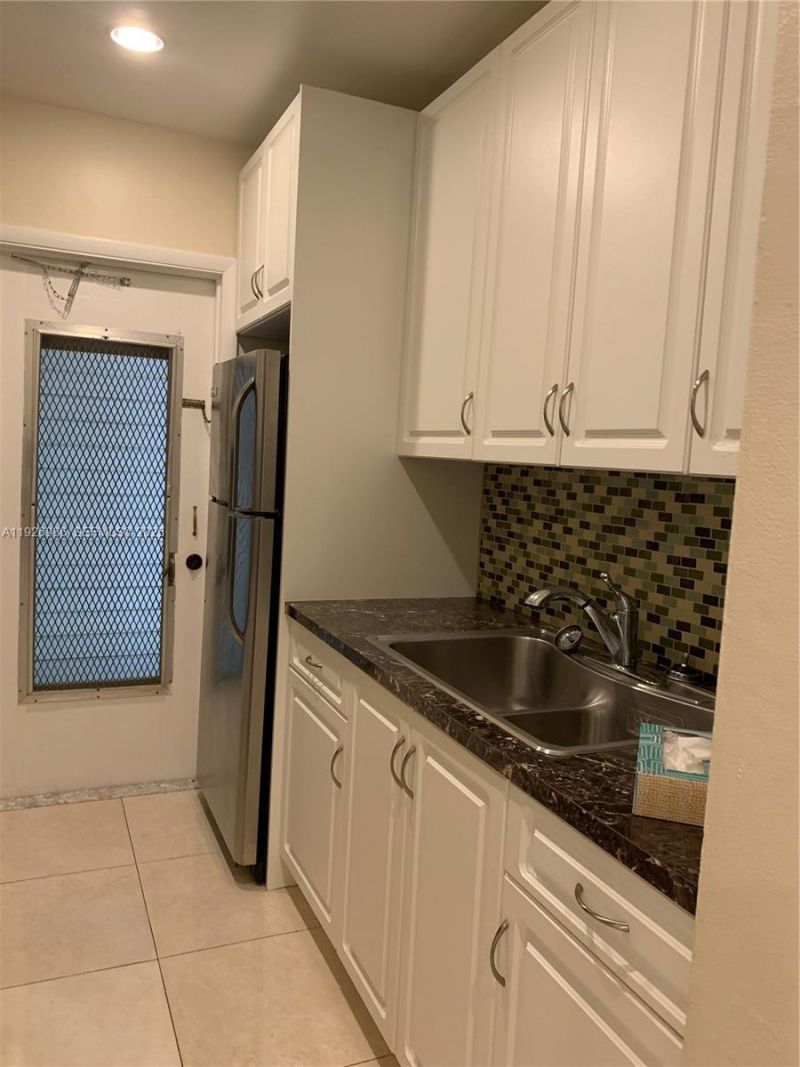 1450 Atlantic Shores Blvd, Unit 204, Hallandale Beach, FL 33009 Photo