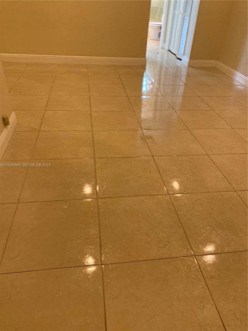 1450 Atlantic Shores Blvd, Unit 204, Hallandale Beach, FL 33009 Photo