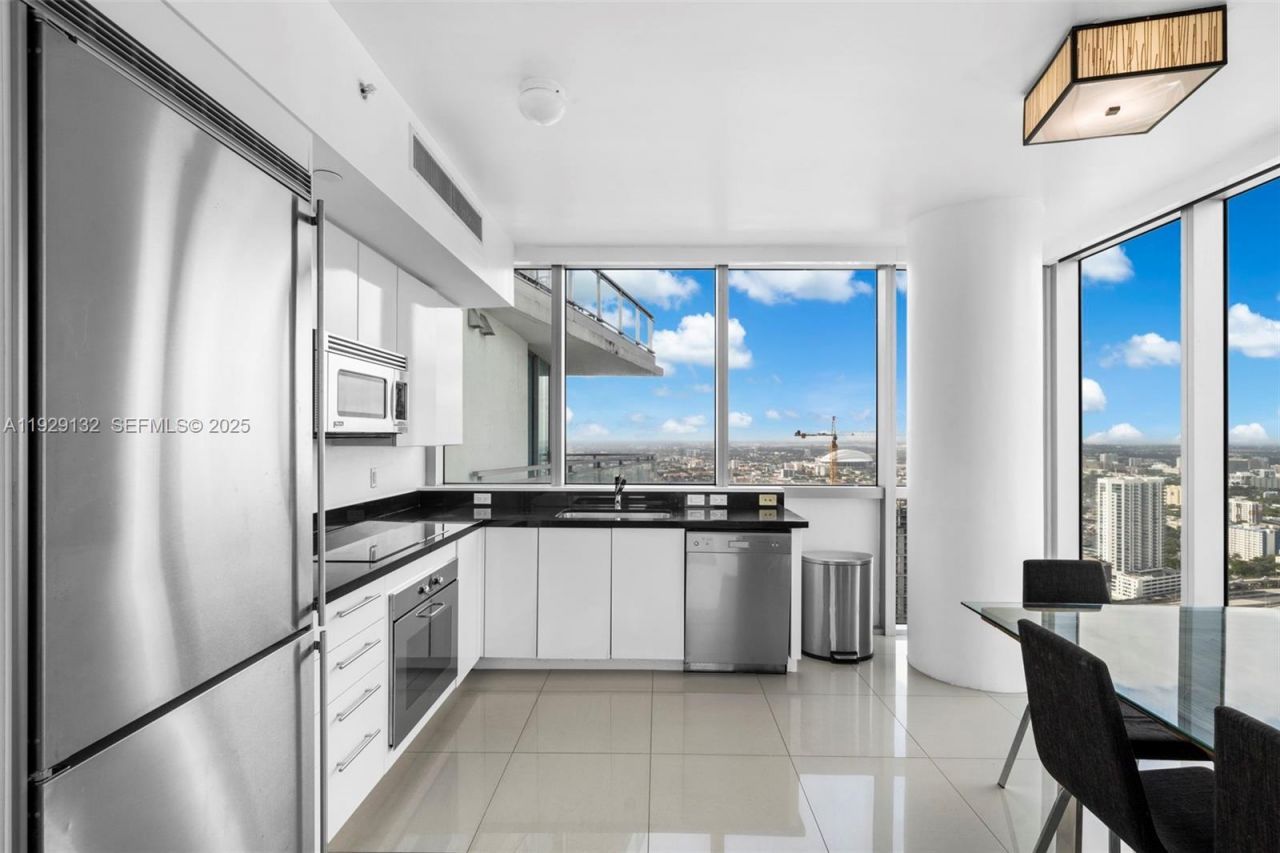 92 SW 3rd St, Unit 4610, Miami, FL 33130 Photo