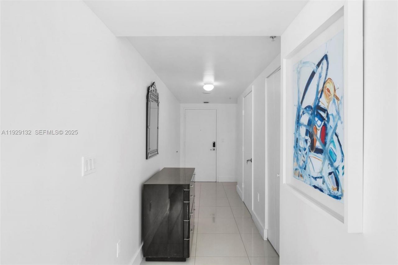 92 SW 3rd St, Unit 4610, Miami, FL 33130 Photo