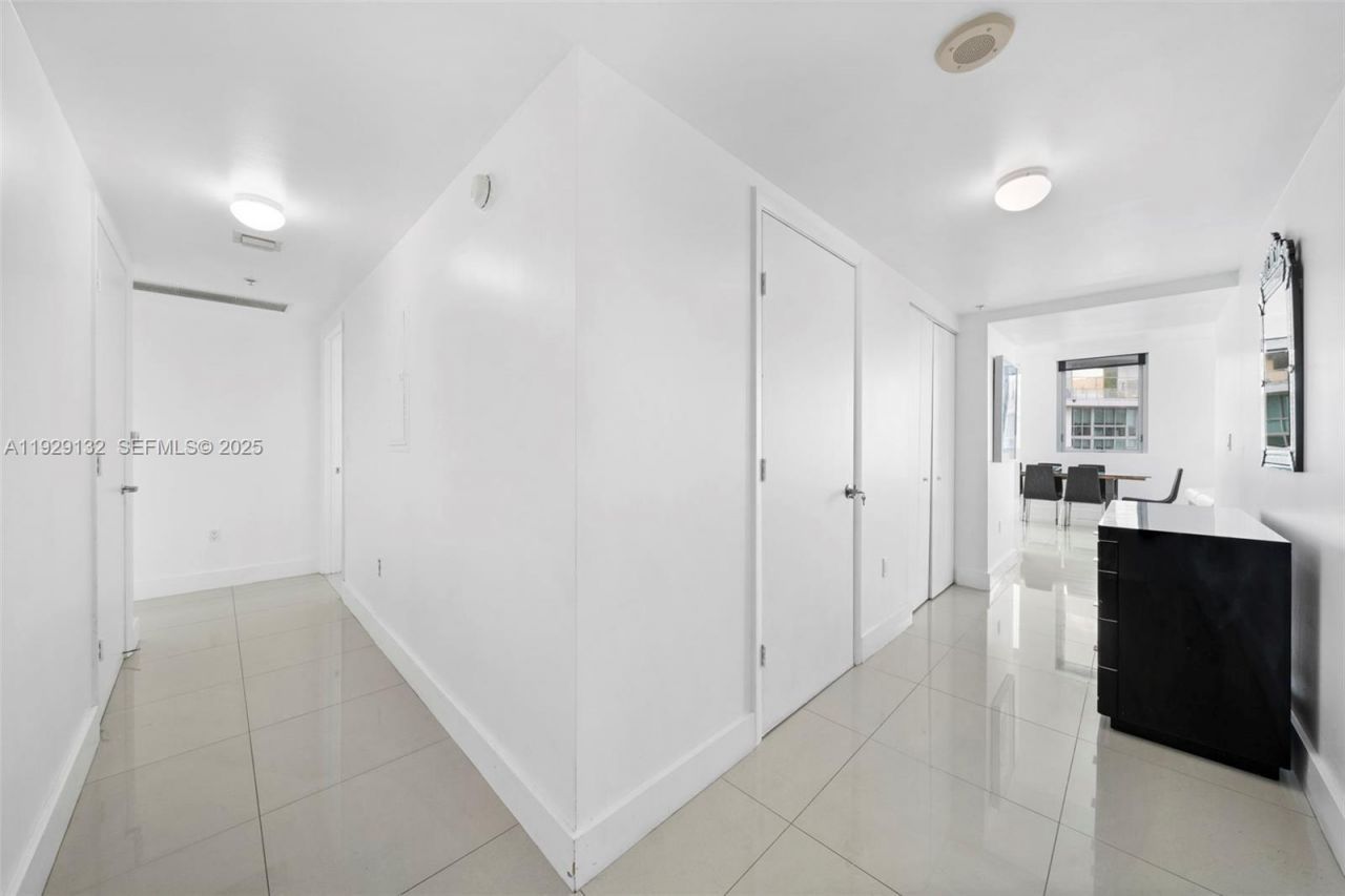 92 SW 3rd St, Unit 4610, Miami, FL 33130 Photo