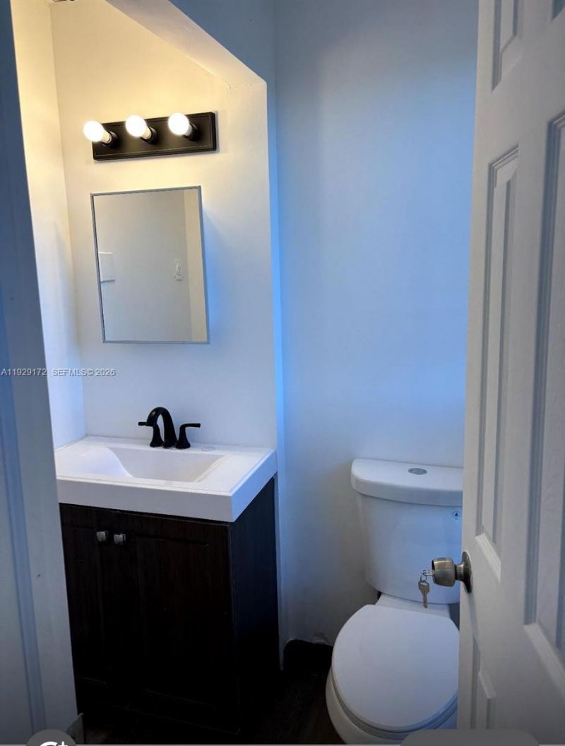 2001 N Dixie Hwy, Unit 4, Pompano Beach, FL 33060 Photo