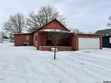 829 7th Avenue, Fairmont, NE 68354