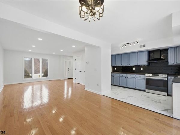 103 Cheyenne Rd, Andover, NJ 07848