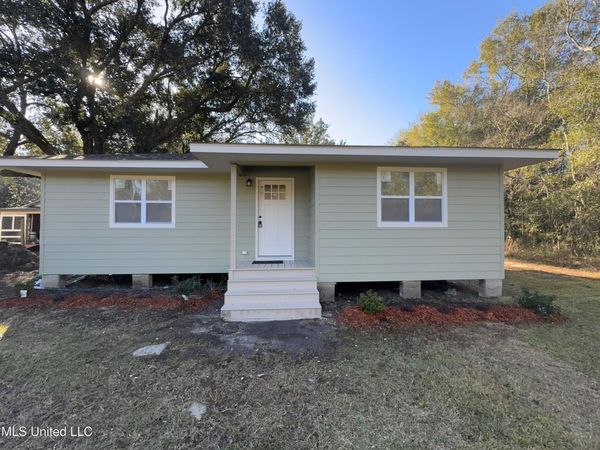 507 Dicks Street, Waveland, MS 39576