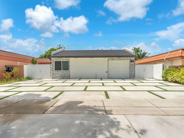 11421 SW 84th St, Unit 1, Miami, FL 33173