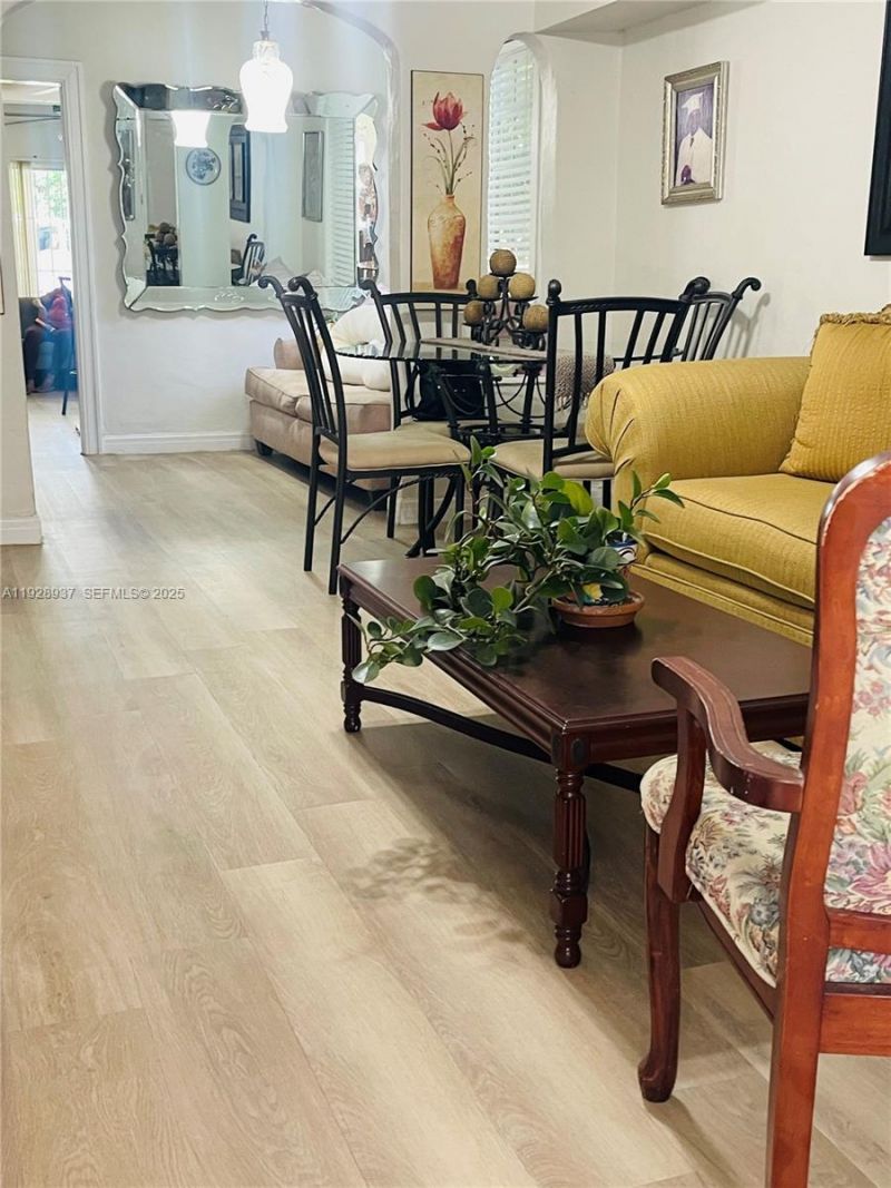 2045 NW 34th St, Miami, FL 33142 Photo