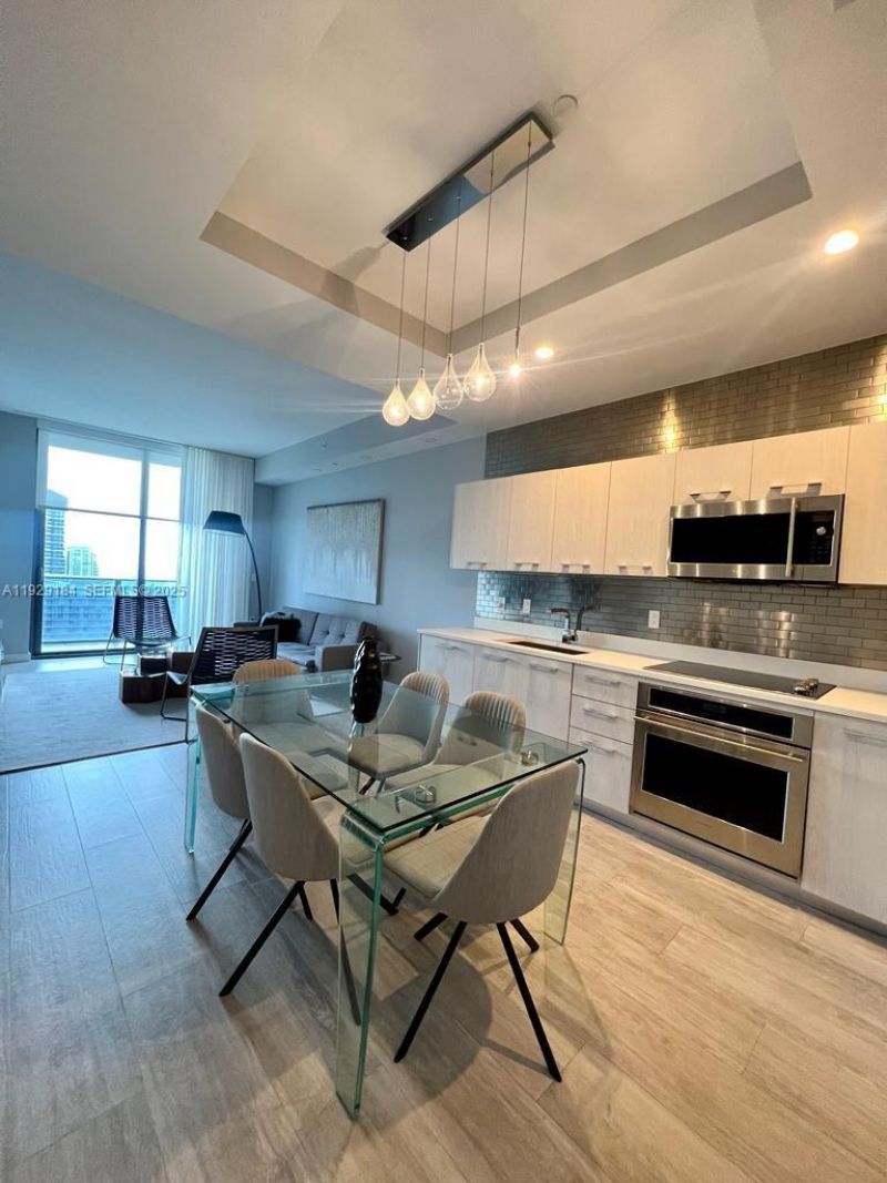 55 SW 9th St, Unit 4205, Miami, FL 33130 Photo