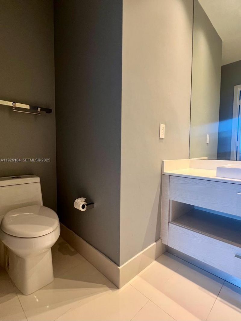 55 SW 9th St, Unit 4205, Miami, FL 33130 Photo