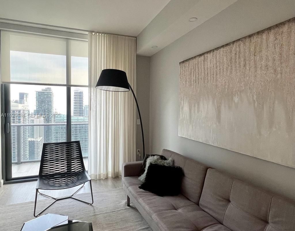 55 SW 9th St, Unit 4205, Miami, FL 33130 Photo