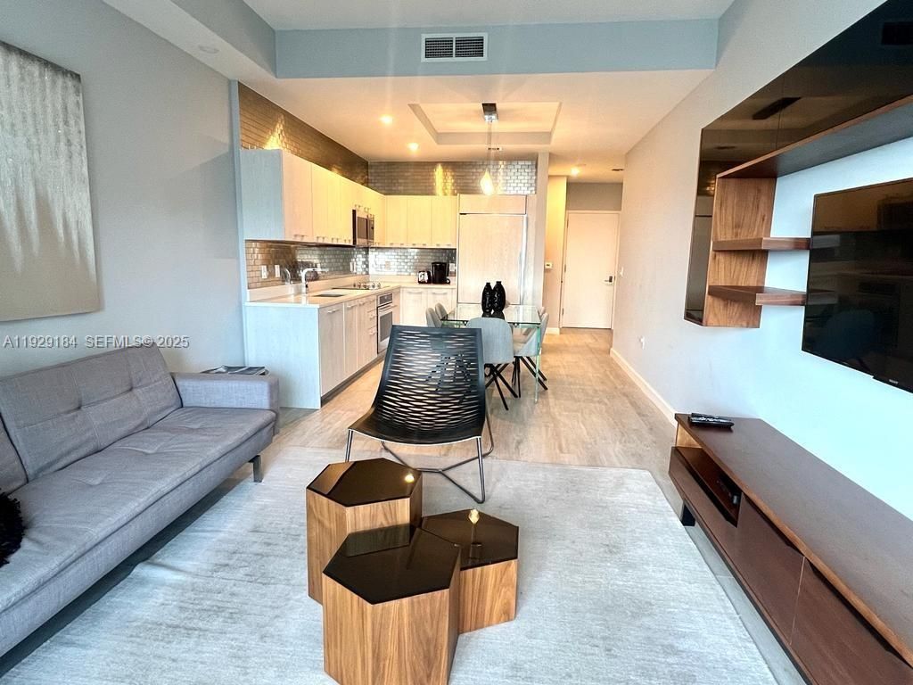 55 SW 9th St, Unit 4205, Miami, FL 33130 Photo