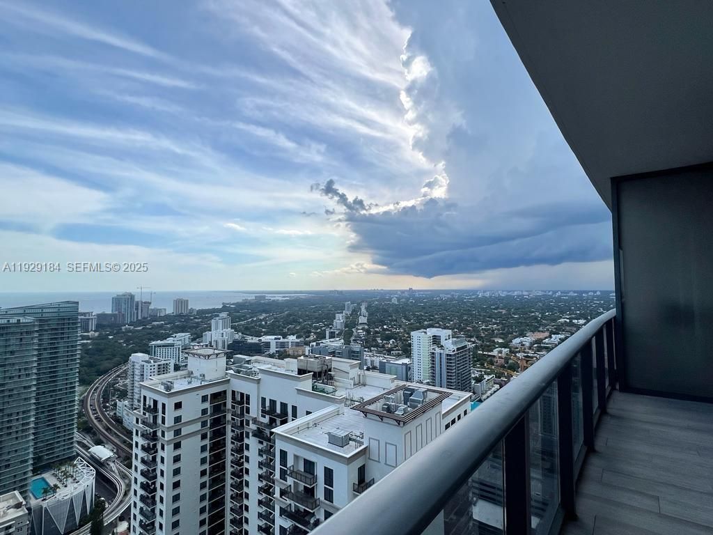 55 SW 9th St, Unit 4205, Miami, FL 33130 Photo