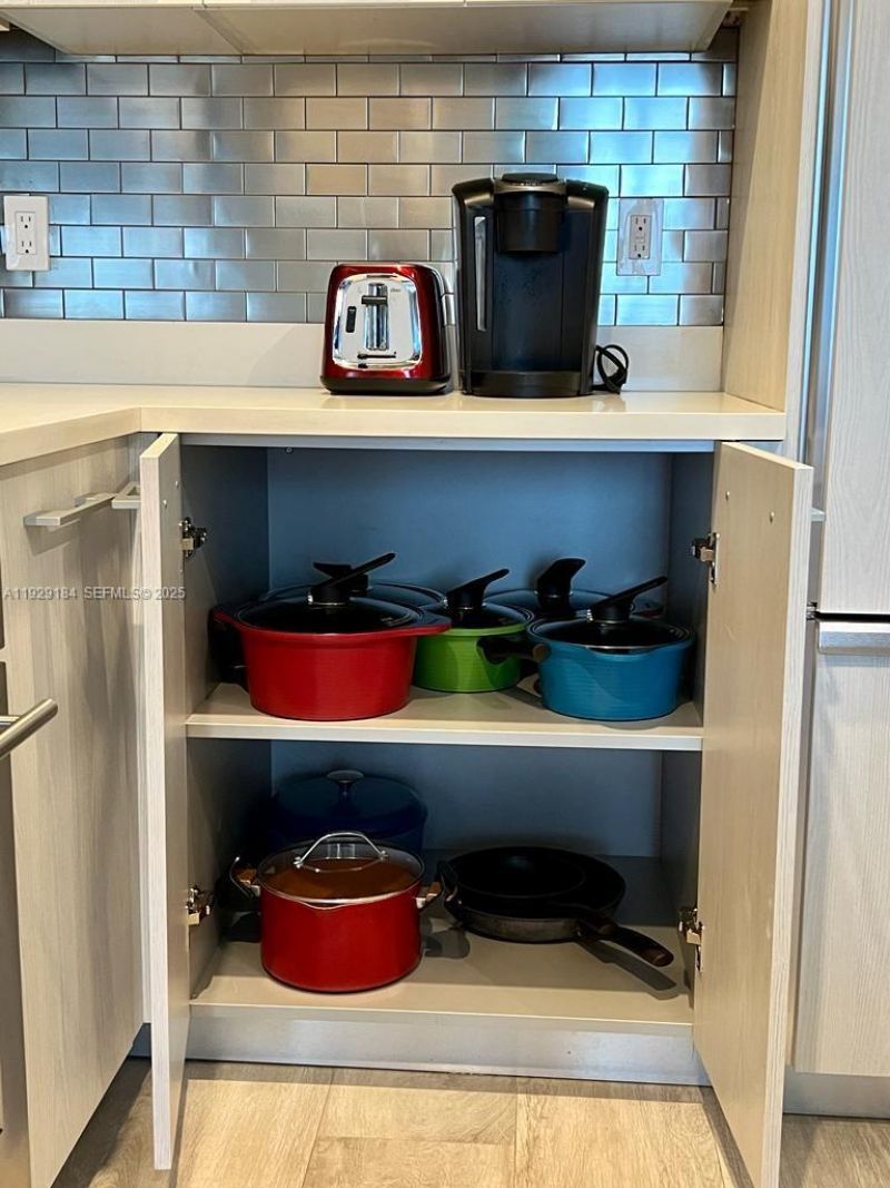 55 SW 9th St, Unit 4205, Miami, FL 33130 Photo