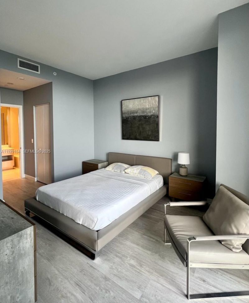 55 SW 9th St, Unit 4205, Miami, FL 33130 Photo