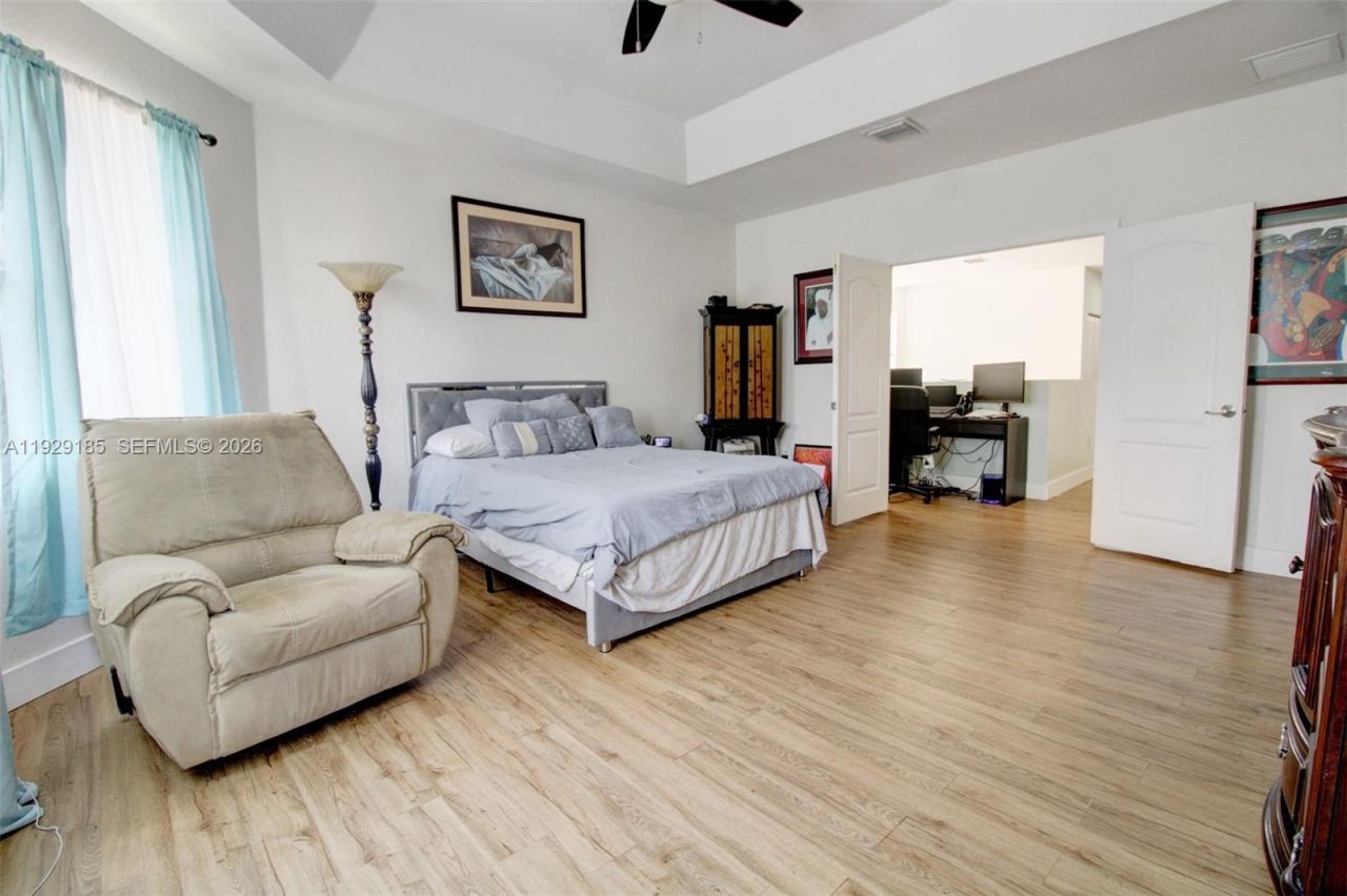 1156 NE 37th Pl, Homestead, FL 33033 Photo