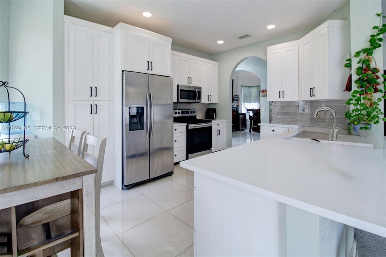 1156 NE 37th Pl, Homestead, FL 33033 Photo