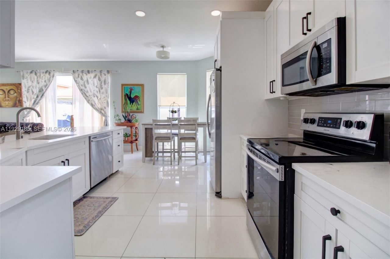 1156 NE 37th Pl, Homestead, FL 33033 Photo