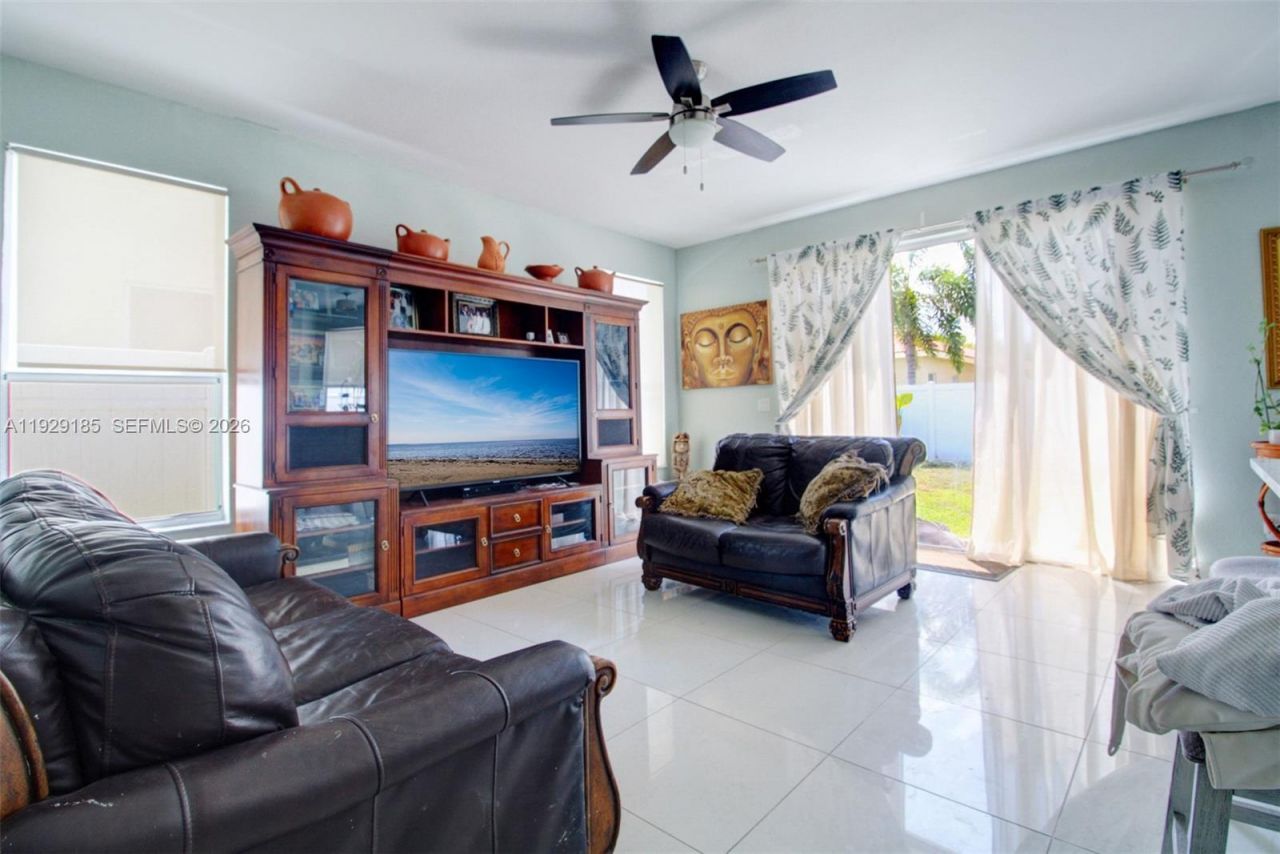 1156 NE 37th Pl, Homestead, FL 33033 Photo