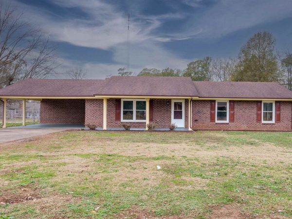 1410 Windsor Dr, Tuscumbia, AL