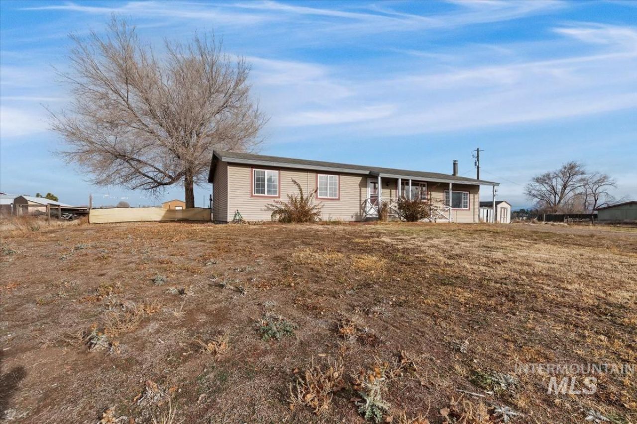 14064 SW Parker Drive, Mountain Home, ID 83647 Main Photo