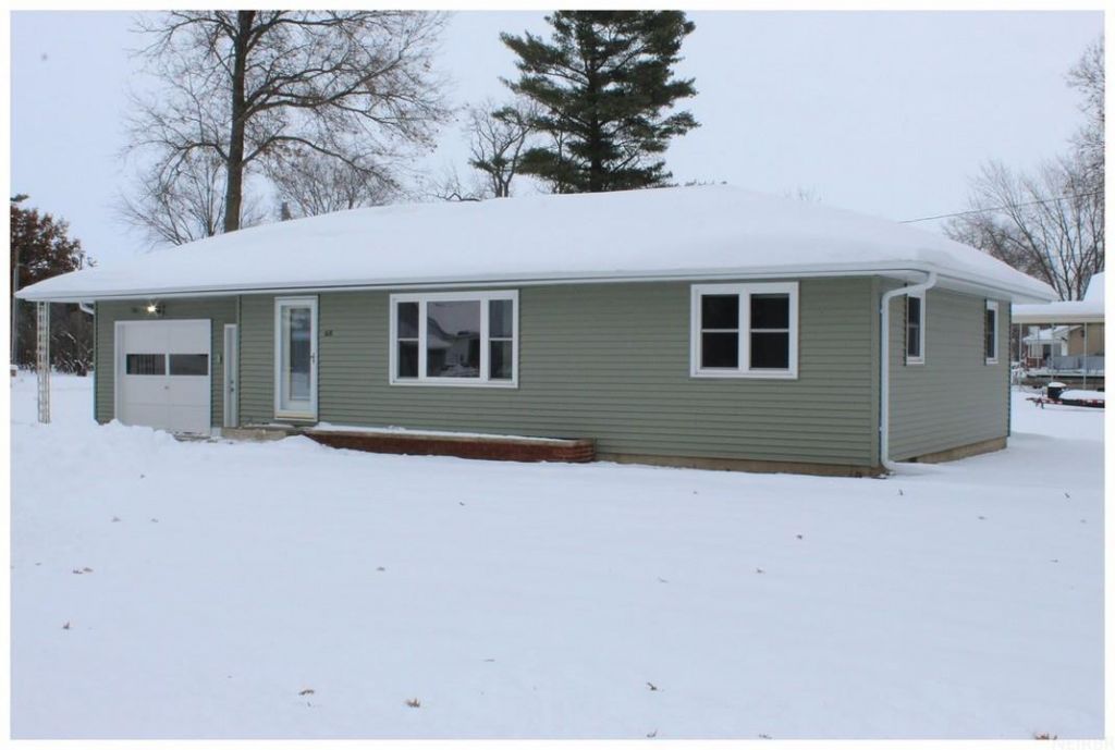 618 N Elizabeth Street, Clarksville, IA 50619 Main Photo