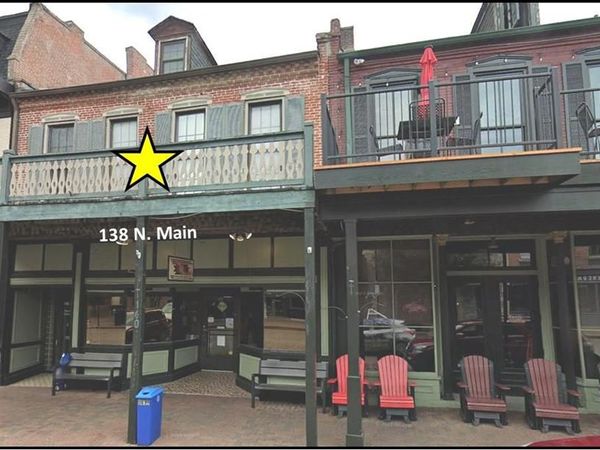 138 N Main Street, St Charles, MO 63301