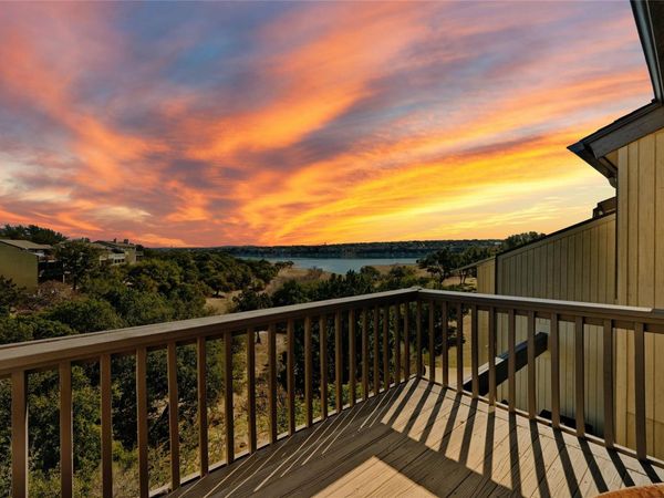 115 Comanche PT, Point Venture, TX 78645