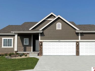 11867 S 105 Avenue, Papillion, NE 68046