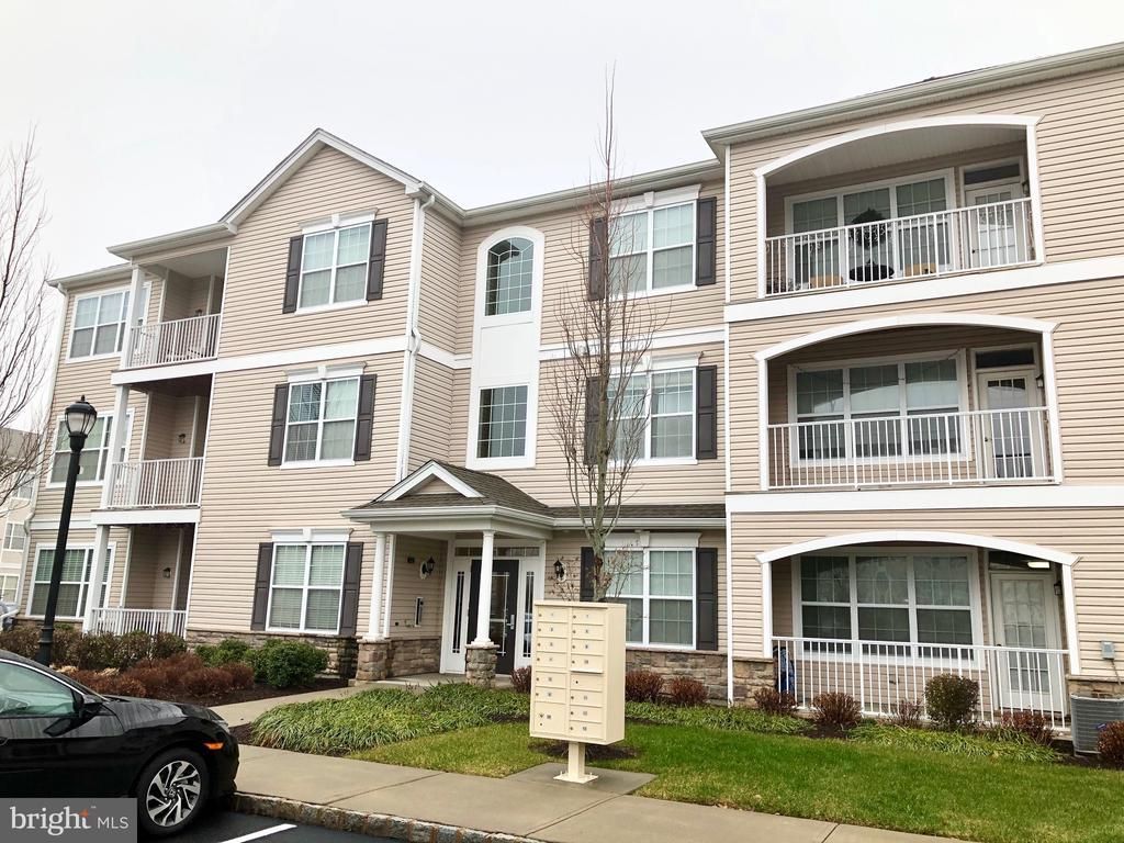 632 Timberlake Drive, Ewing, NJ 08618 Main Photo