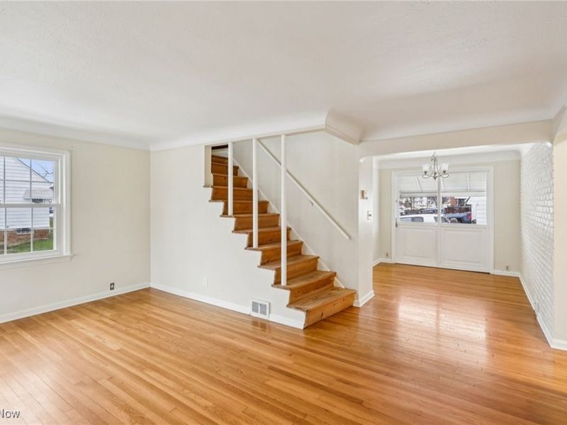 9005 Ansonia Avenue, Brooklyn, OH 44144 Photo 2