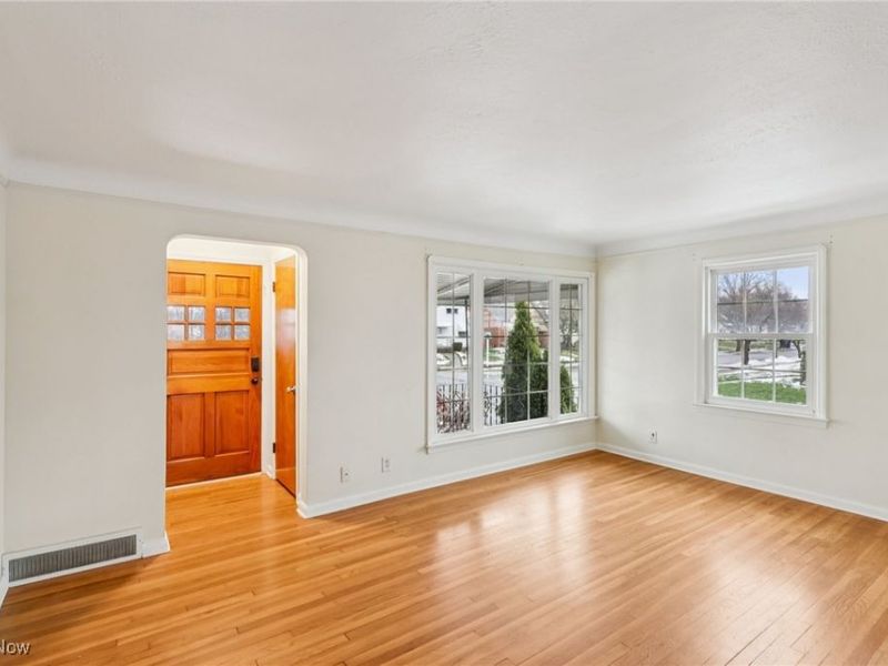 9005 Ansonia Avenue, Brooklyn, OH 44144 Photo 5