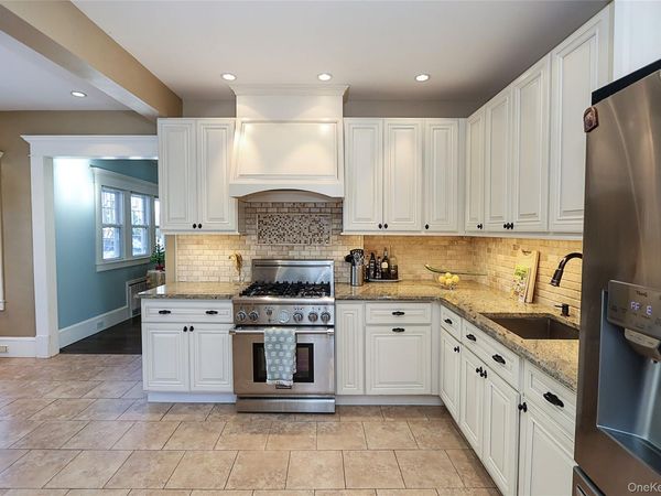 35 Francis Terrace, Glen Cove, NY 11542