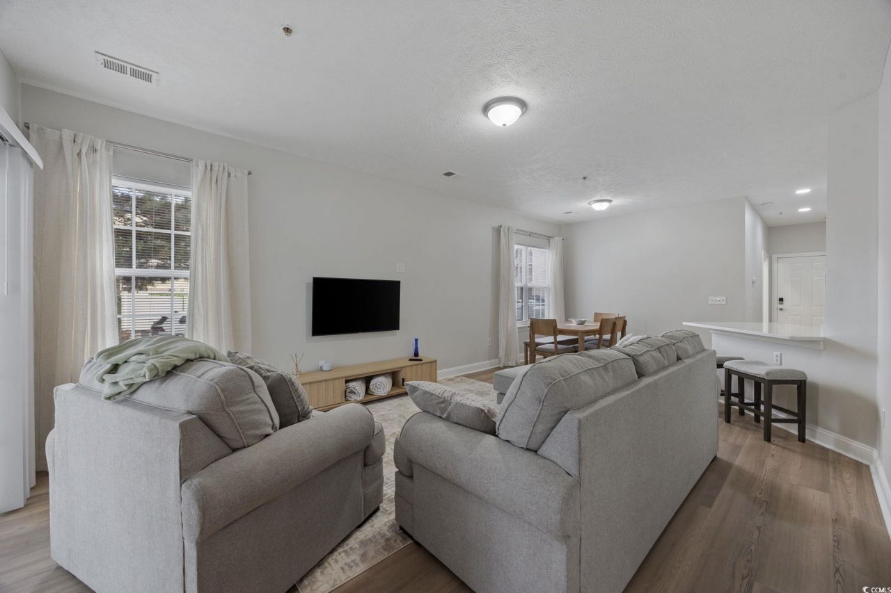 111 Fountain Pointe Ln. Photo 11