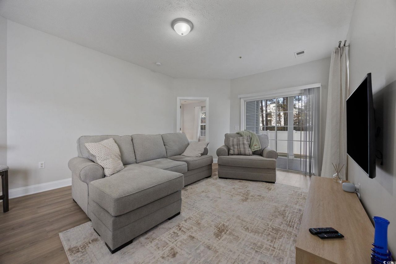 111 Fountain Pointe Ln. Photo 12