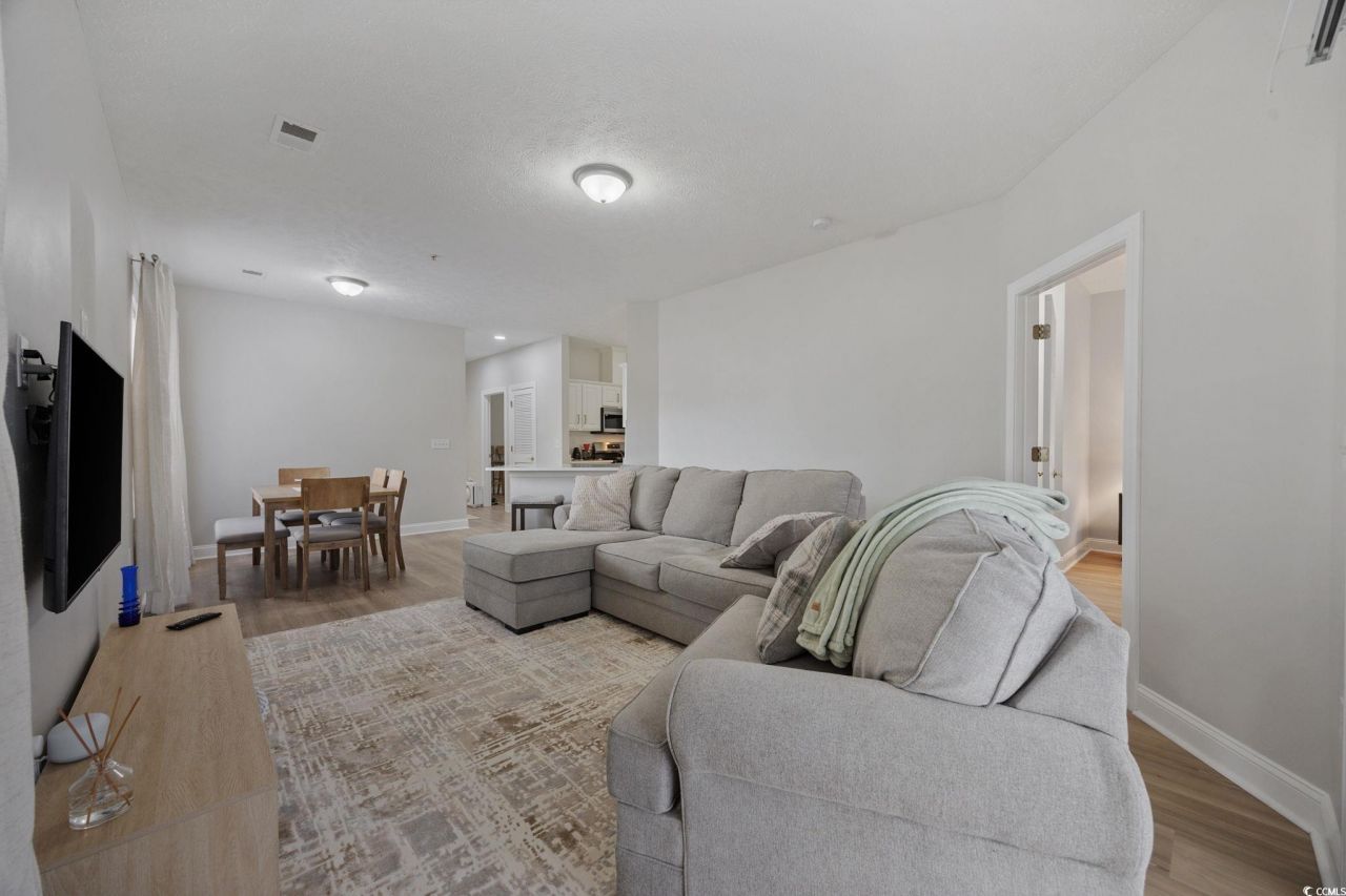 111 Fountain Pointe Ln. Photo 13