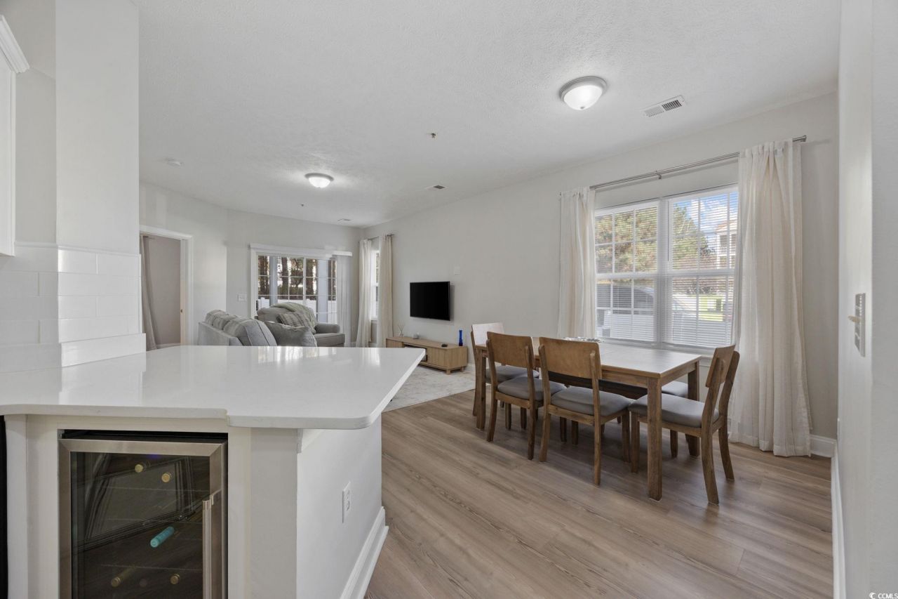 111 Fountain Pointe Ln. Photo 8