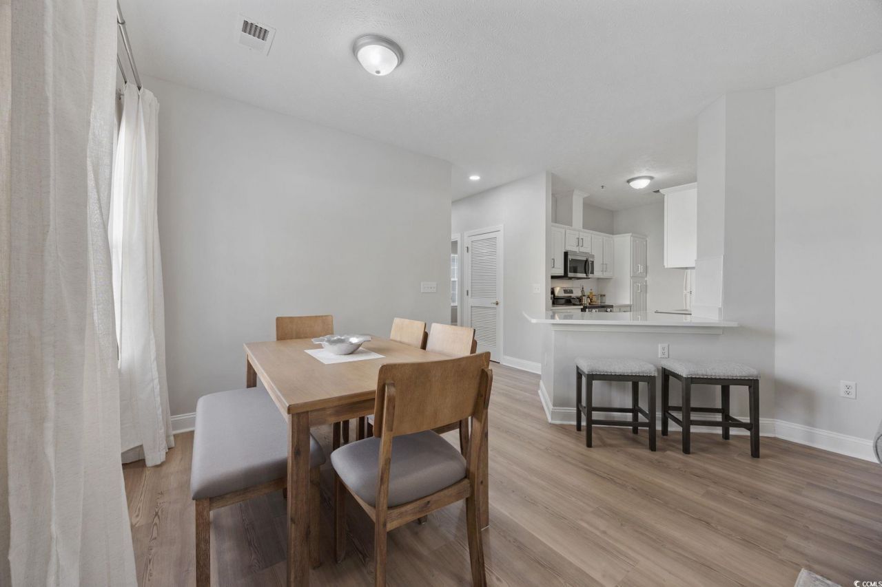 111 Fountain Pointe Ln. Photo 9