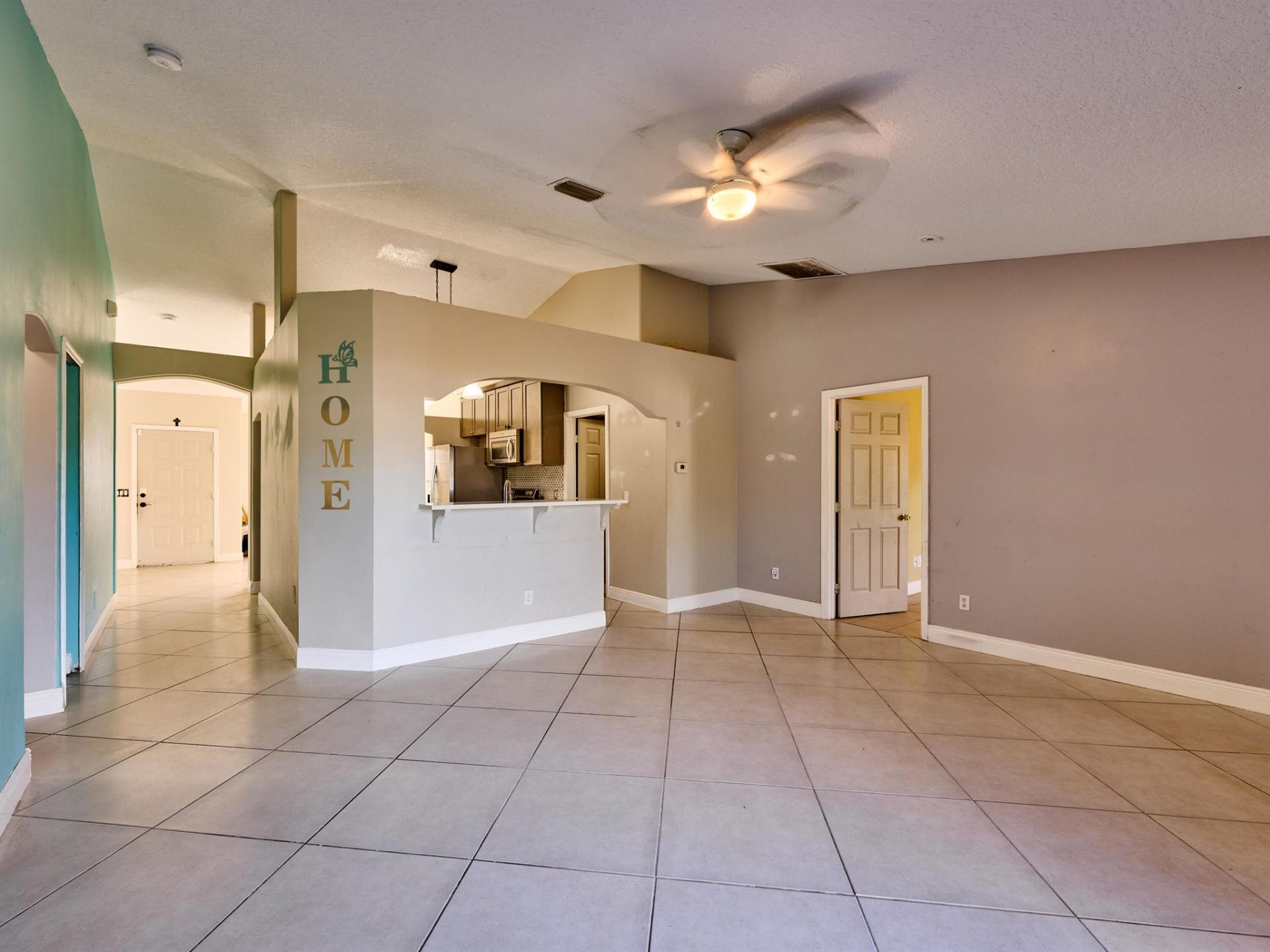 1407 SE Grapeland Avenue, Port Saint Lucie, FL 34952 Photo