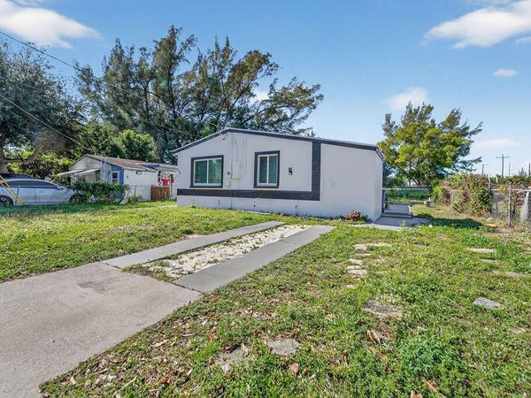 5909 Pinewood Avenue, West Palm Beach, FL 33407