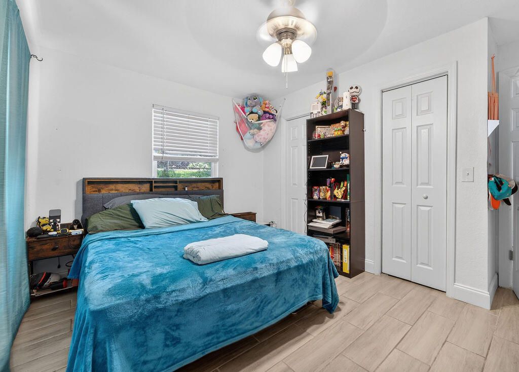 5909 Pinewood Avenue, West Palm Beach, FL 33407 Photo