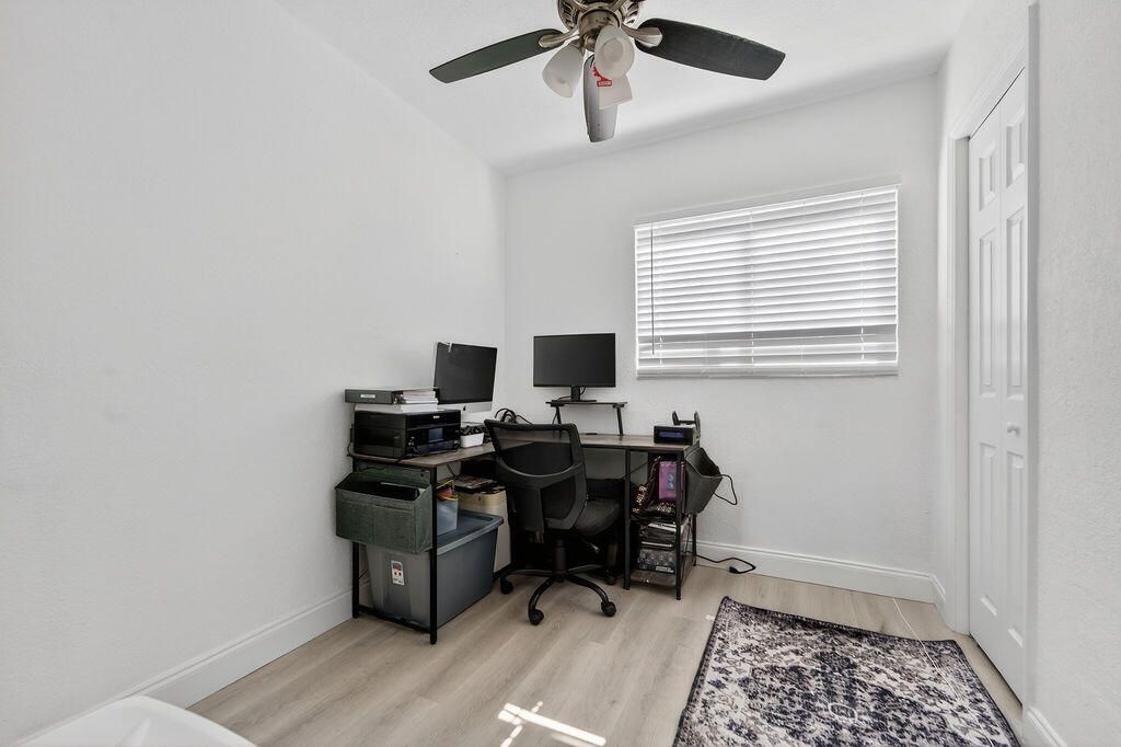 5909 Pinewood Avenue, West Palm Beach, FL 33407 Photo