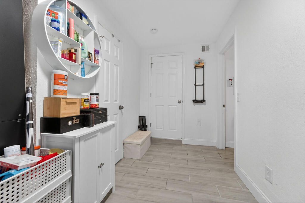 5909 Pinewood Avenue, West Palm Beach, FL 33407 Photo