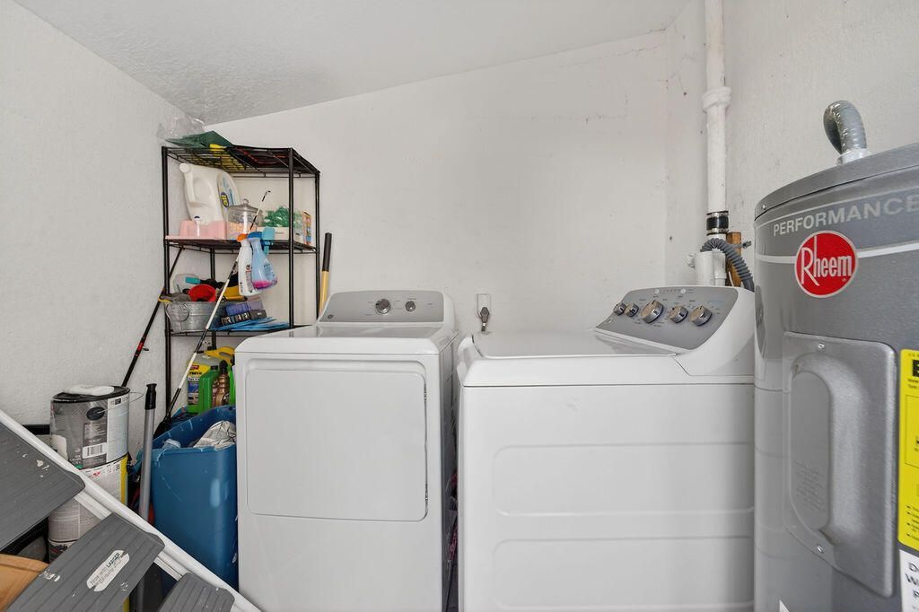 5909 Pinewood Avenue, West Palm Beach, FL 33407 Photo