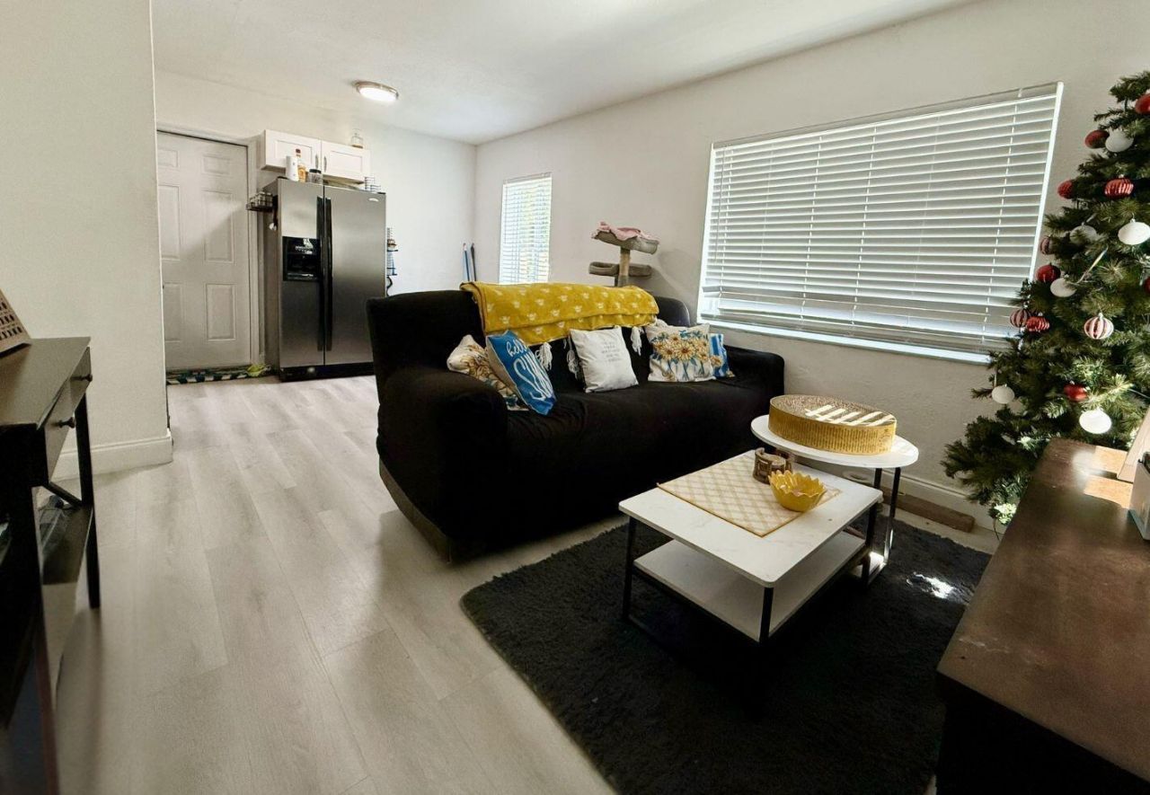 5909 Pinewood Avenue, West Palm Beach, FL 33407 Photo