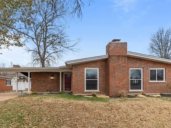 2956 Chevron Drive, St Louis, MO 63125