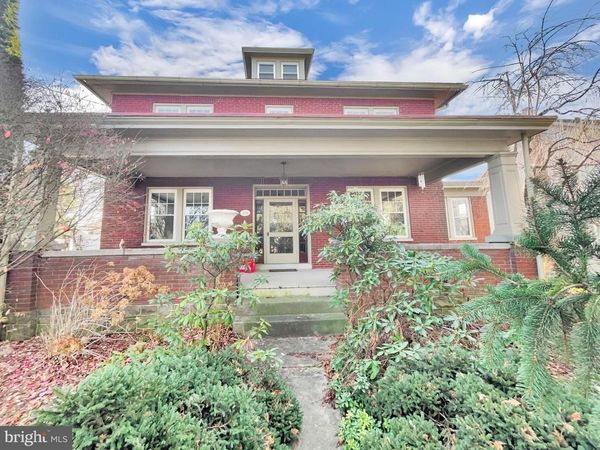 466 E MAIN STREET, LEOLA, PA 17540