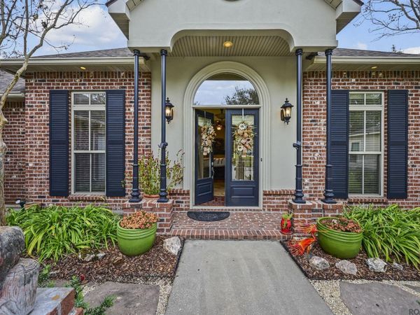 35430 Oak Manor Ave, Geismar, LA 70734