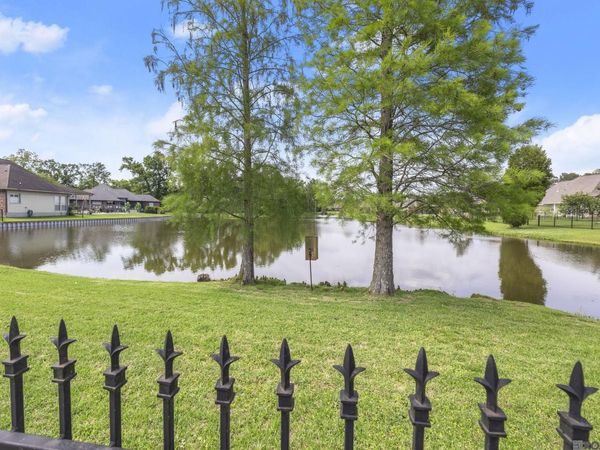 35430 Oak Manor Ave, Geismar, LA 70734